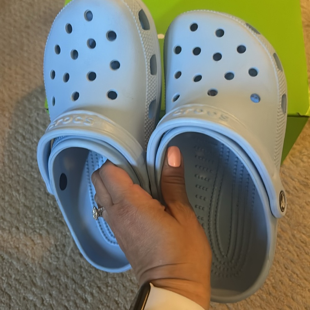 EUC Crocs size 5 men’s/7 womens only worn a few times with box - Picture 2 of 4